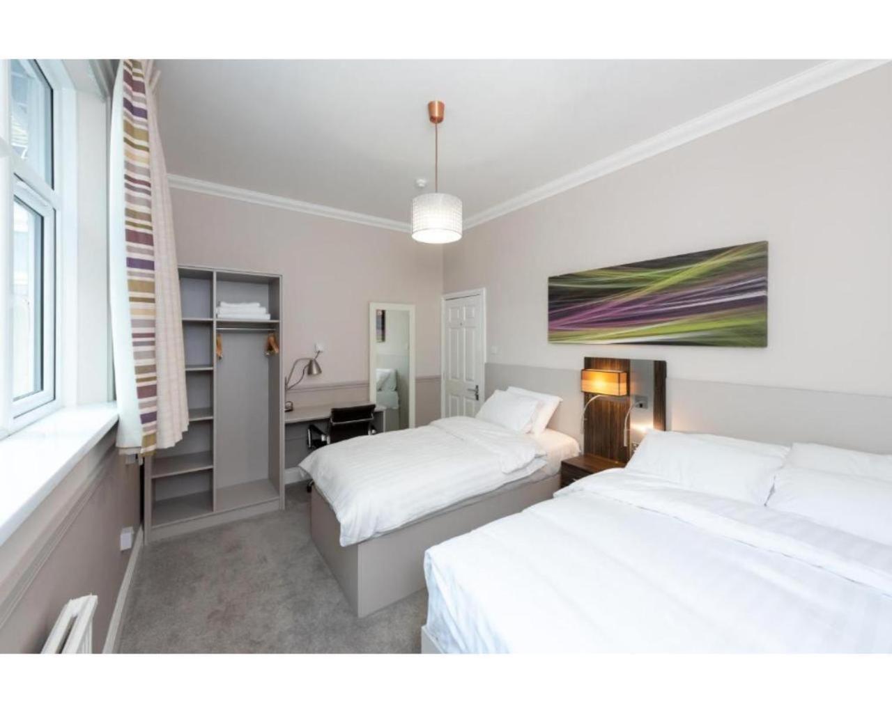 Uno Hotel Heathrow Windsor Slough Room photo